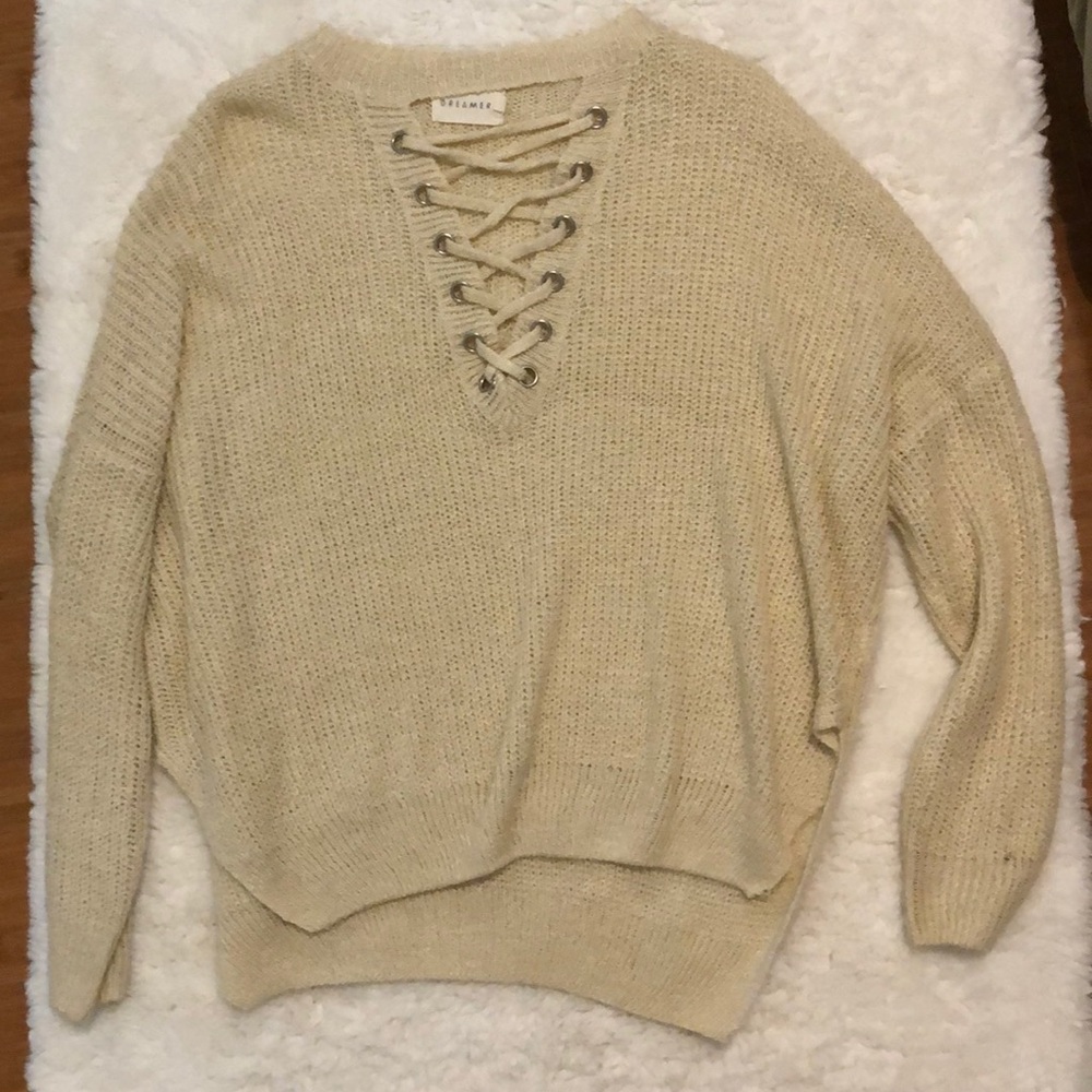 Knitted light weight v neck sweater